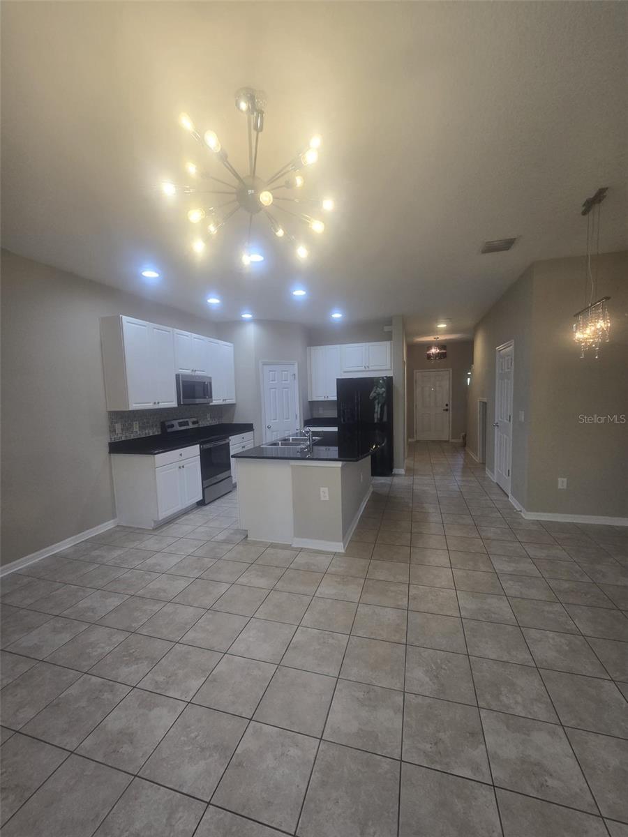 Image 14 of 37 For 6978 Holly Heath Drive