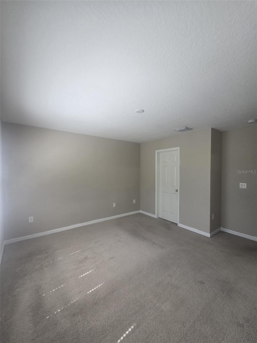 Image 17 of 37 For 6978 Holly Heath Drive