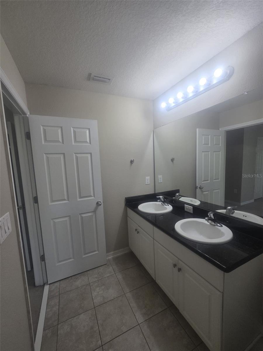 Image 26 of 37 For 6978 Holly Heath Drive