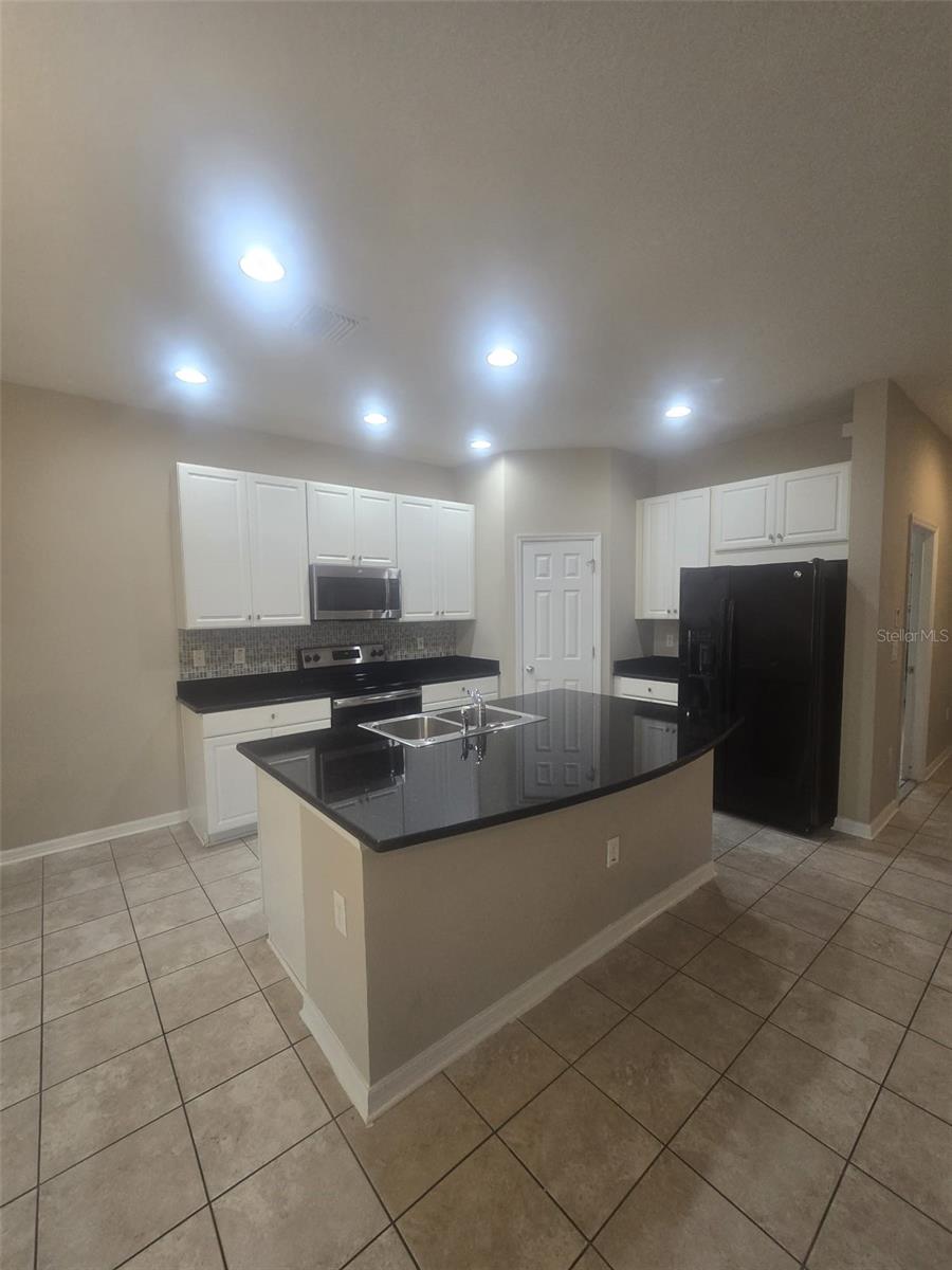 Image 8 of 37 For 6978 Holly Heath Drive