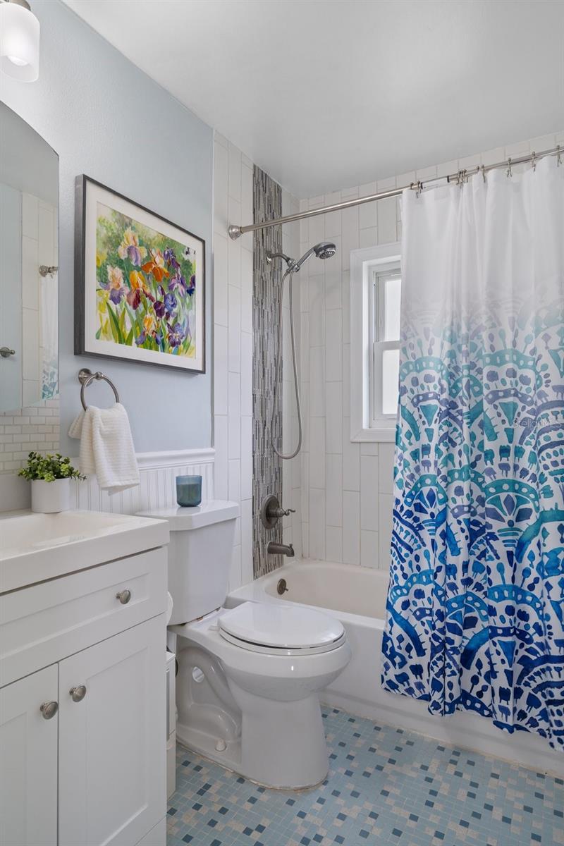 Image 23 of 59 For 10008 Daffodil Street N 186