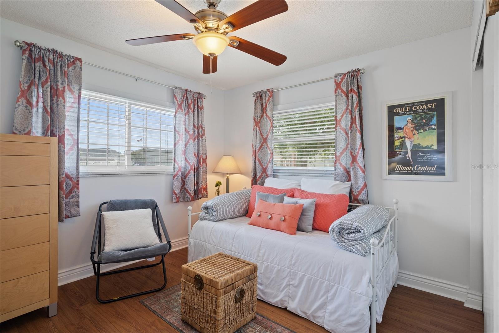 Image 24 of 59 For 10008 Daffodil Street N 186