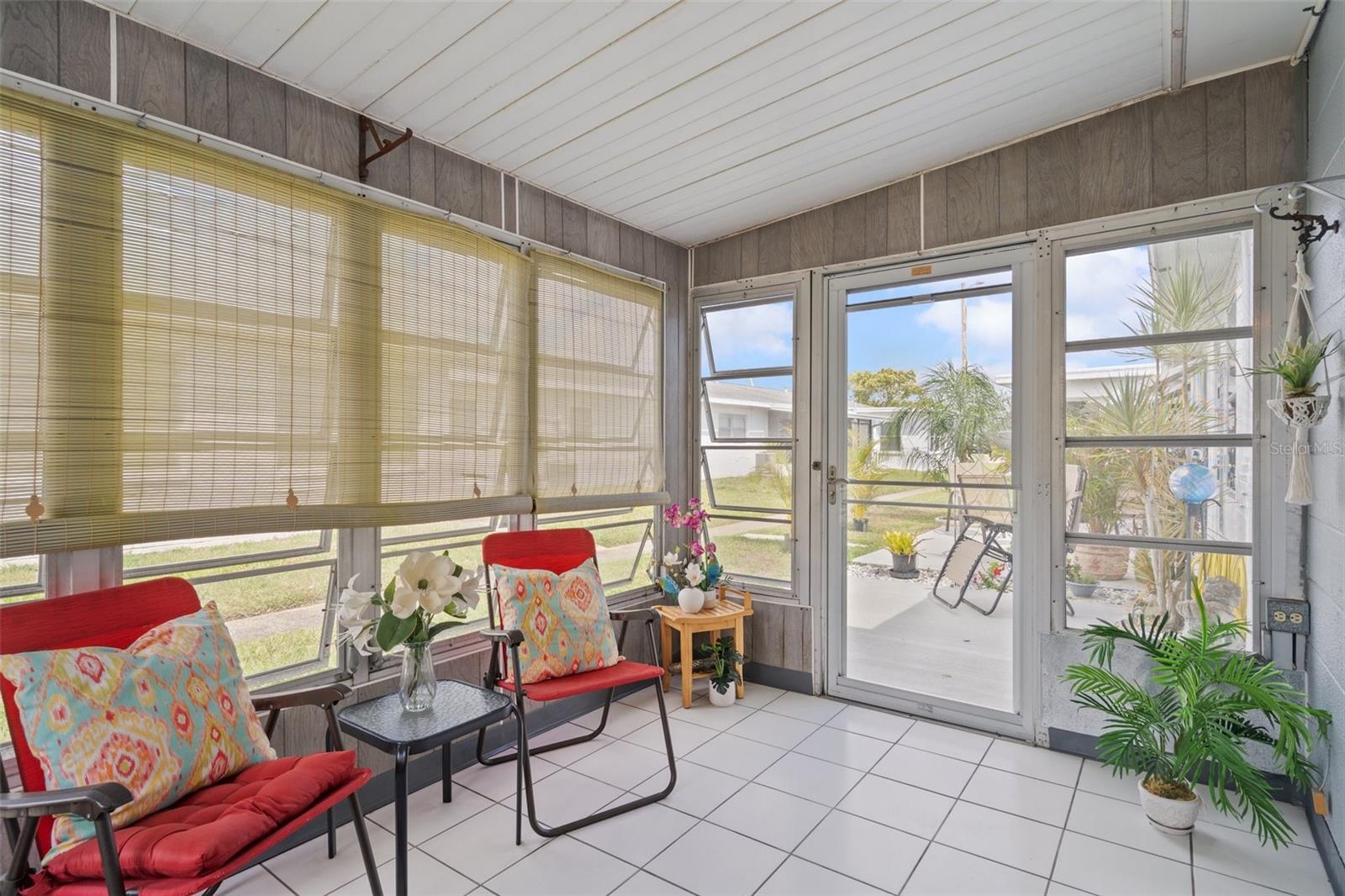 Image 28 of 59 For 10008 Daffodil Street N 186