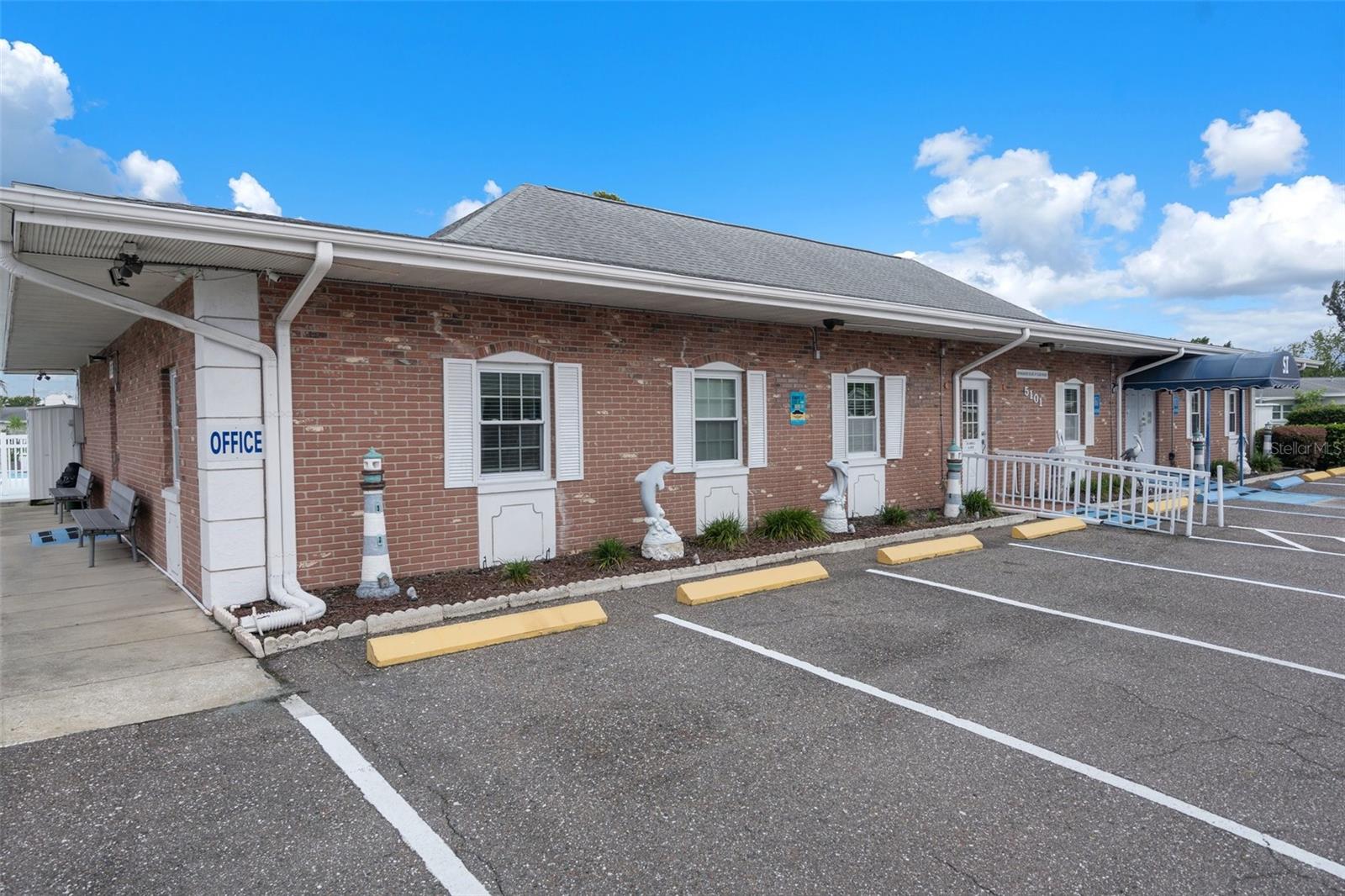 Image 49 of 59 For 10008 Daffodil Street N 186