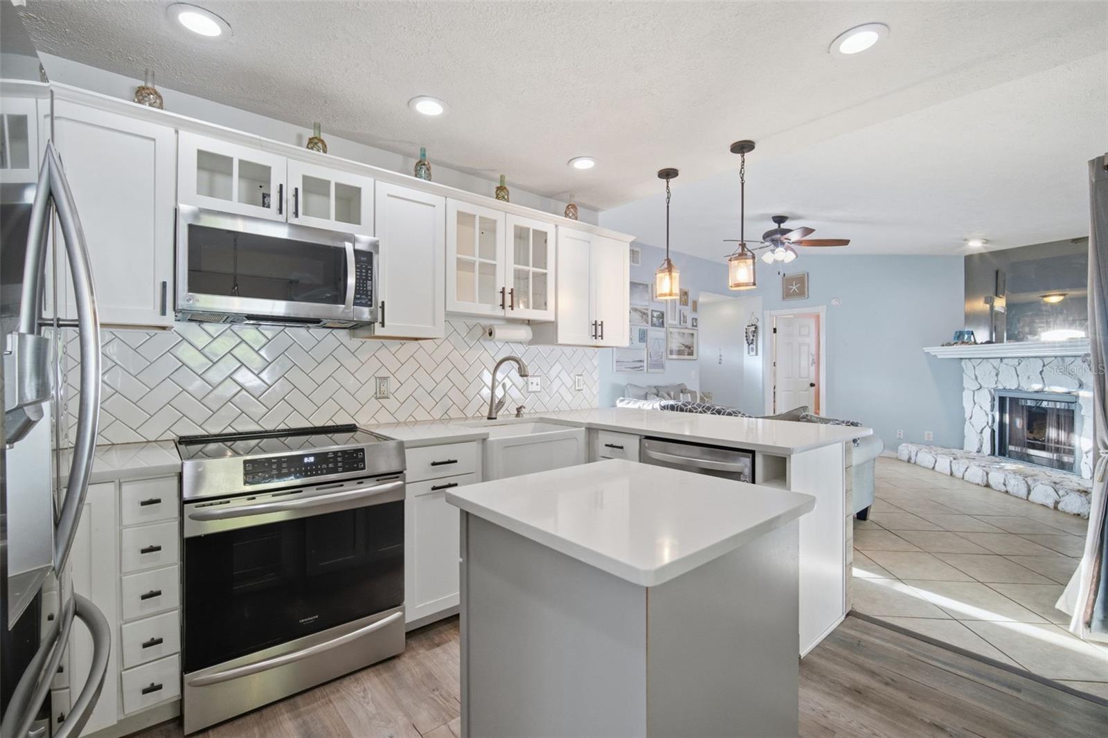 Image 16 of 48 For 7403 Providence Road