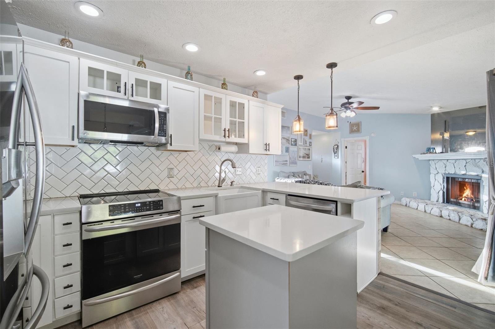 Image 17 of 48 For 7403 Providence Road