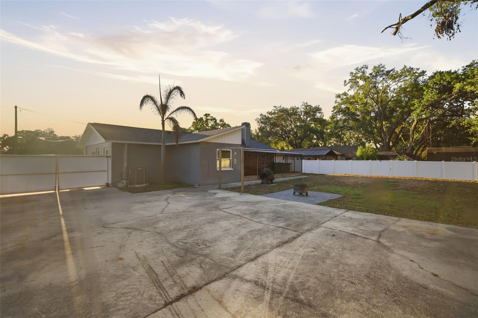 Image 6 of 48 For 7403 Providence Road