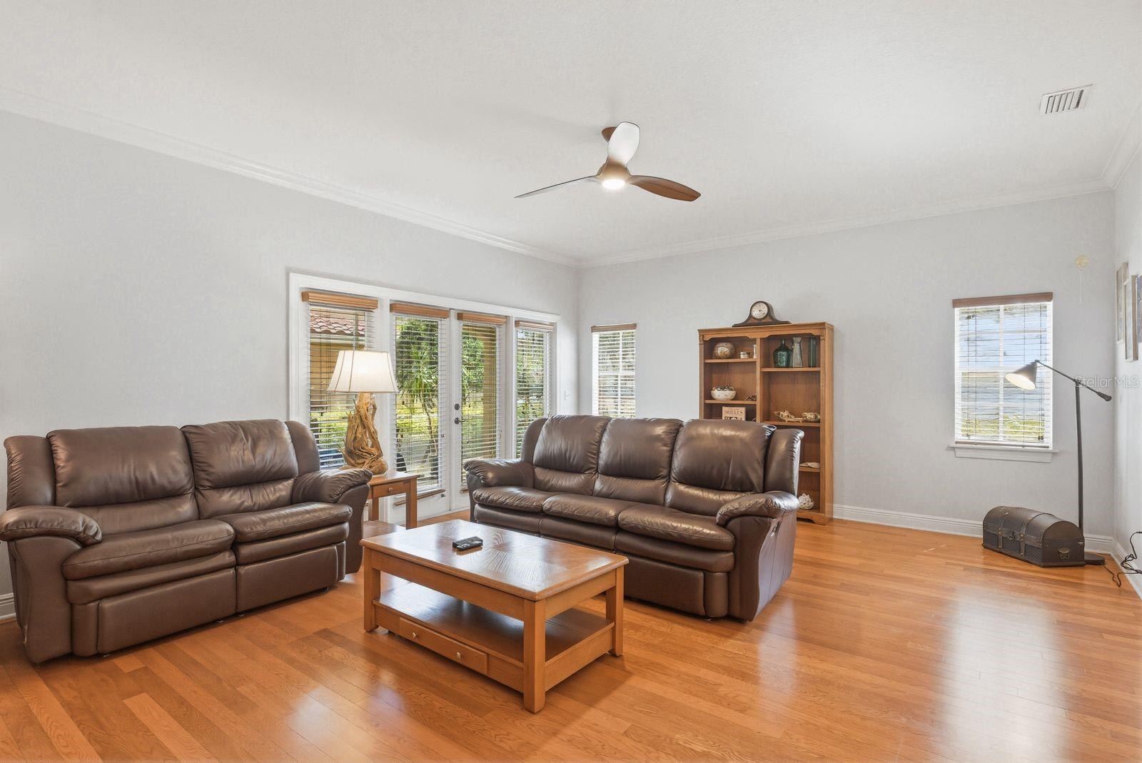 Image 15 of 51 For 208 Valencia Circle