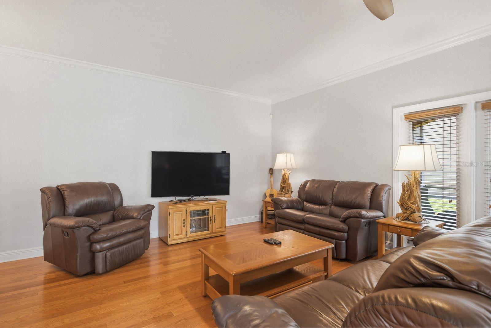 Image 16 of 51 For 208 Valencia Circle