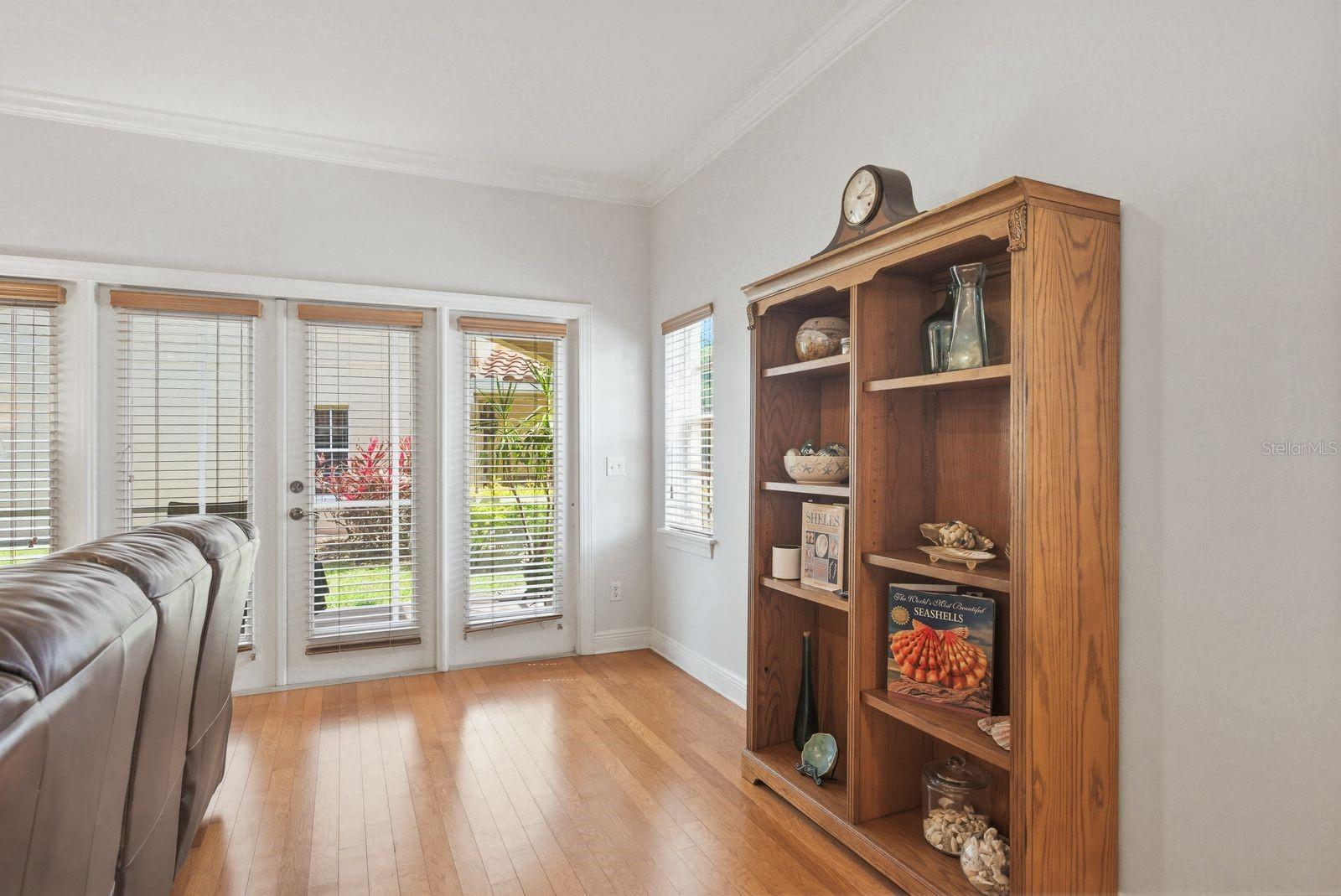 Image 18 of 51 For 208 Valencia Circle