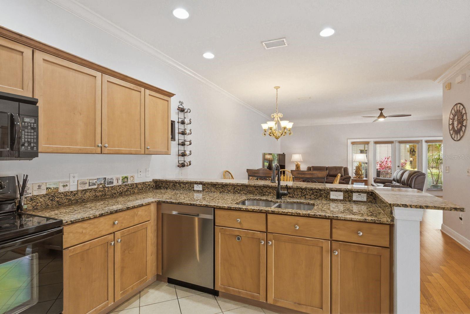 Image 23 of 51 For 208 Valencia Circle