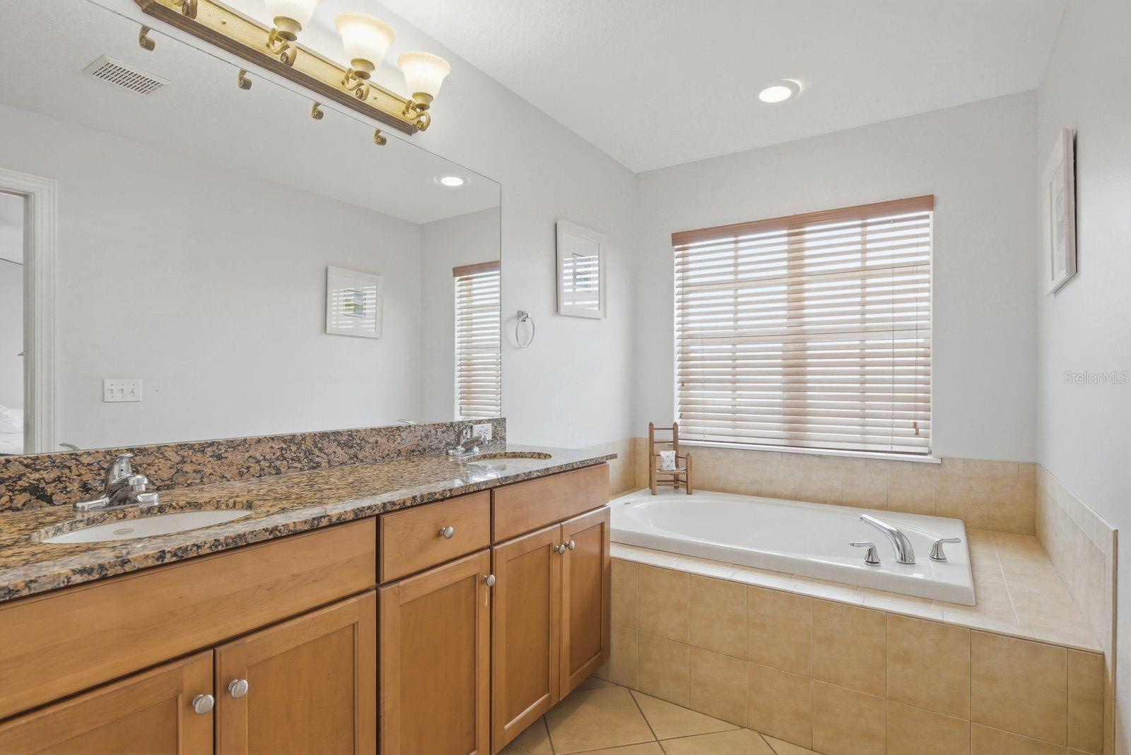 Image 27 of 51 For 208 Valencia Circle