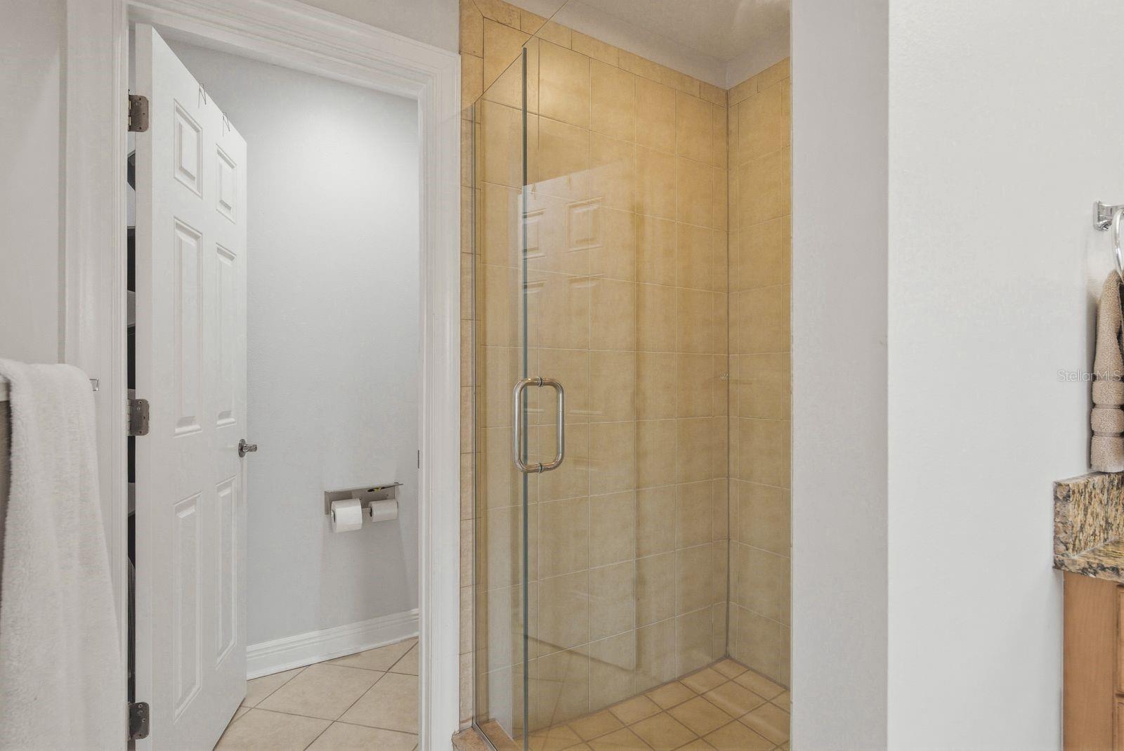 Image 28 of 51 For 208 Valencia Circle