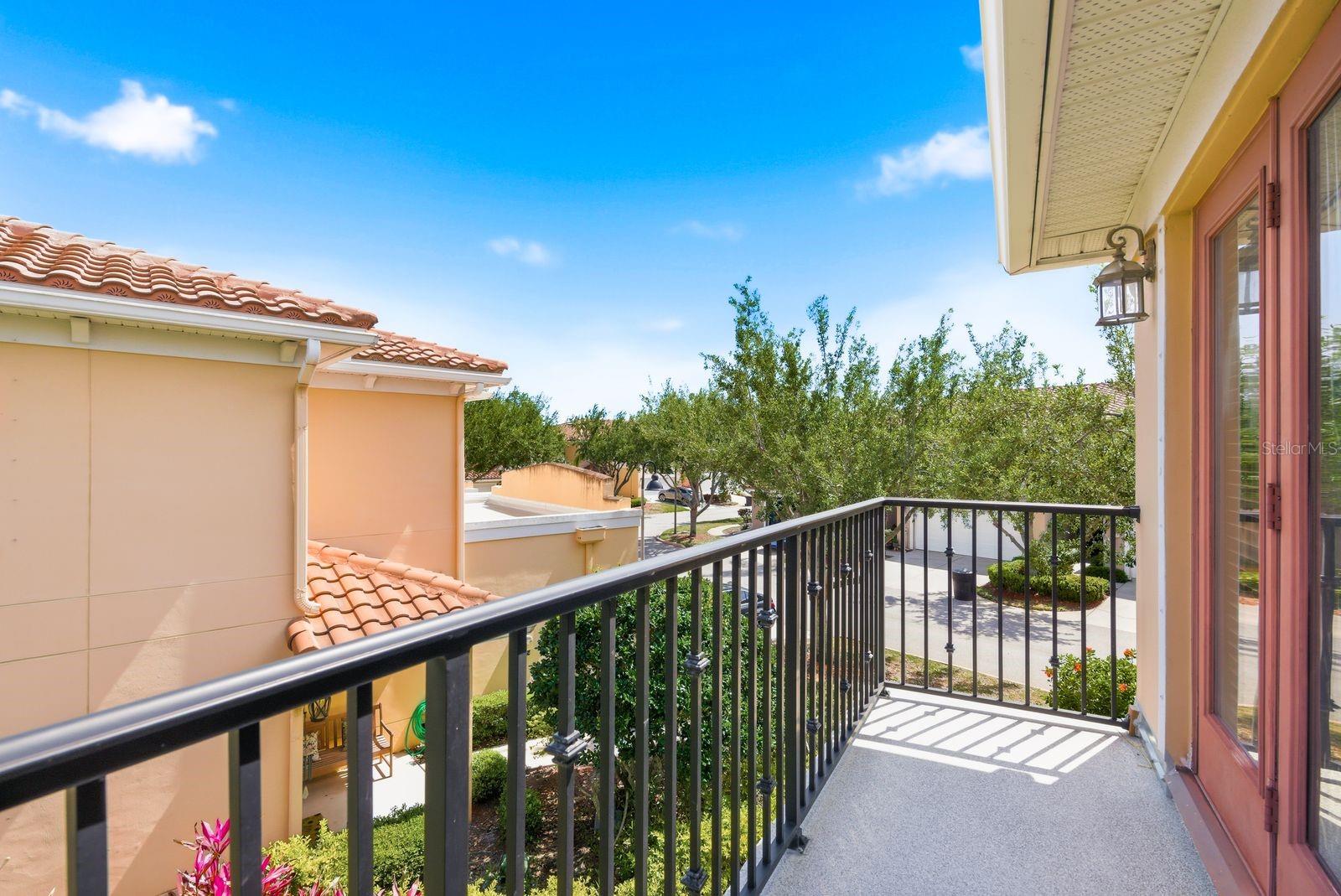 Image 36 of 51 For 208 Valencia Circle