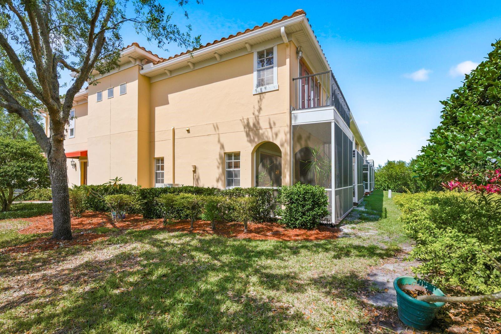 Image 40 of 51 For 208 Valencia Circle