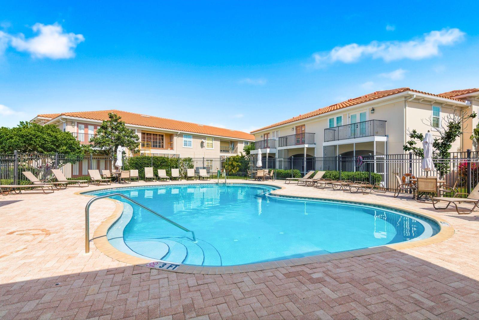 Image 44 of 51 For 208 Valencia Circle