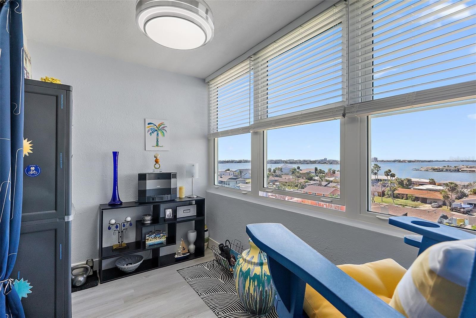 Image 14 of 29 For 4725 Cove Circle 704