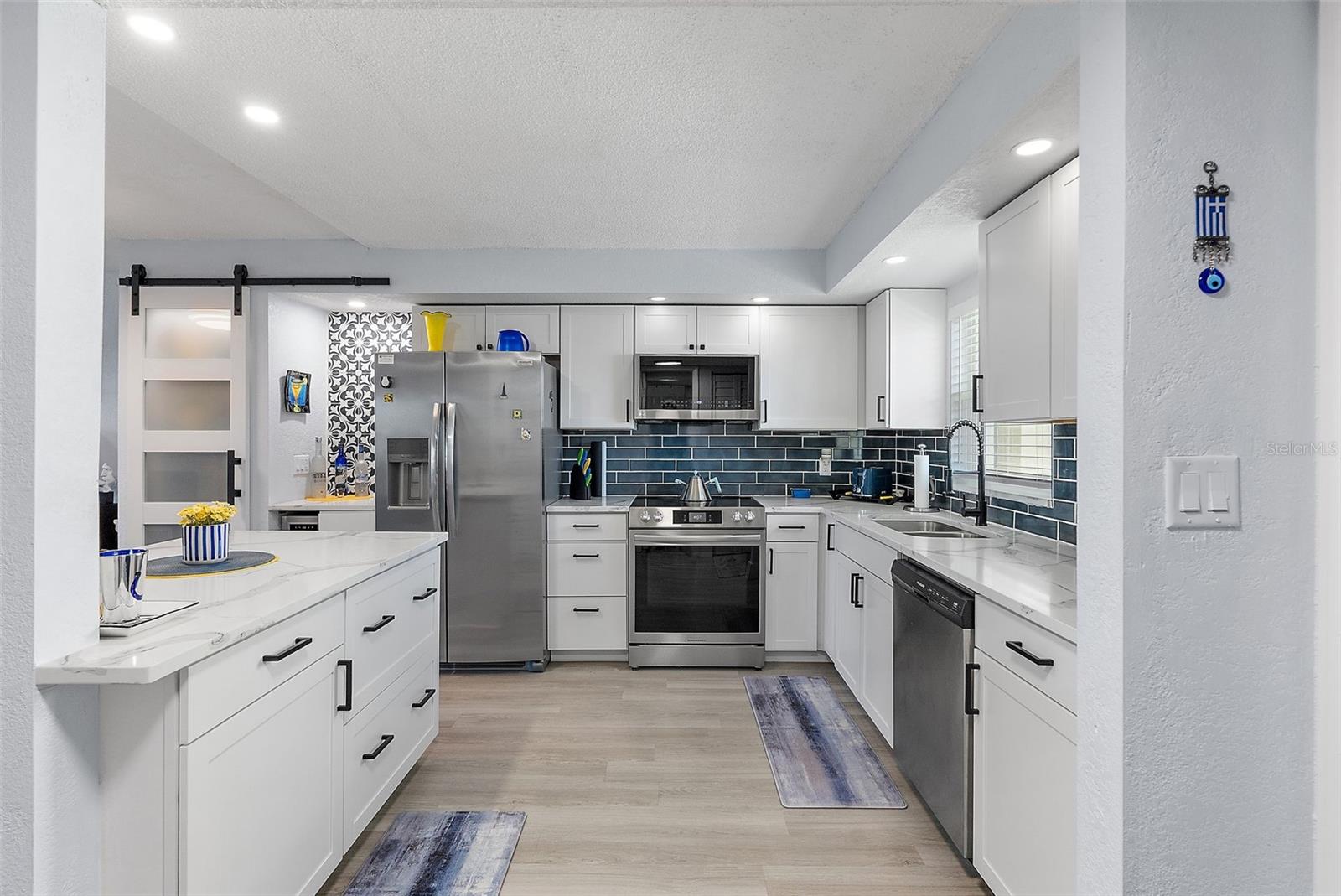 Image 4 of 29 For 4725 Cove Circle 704