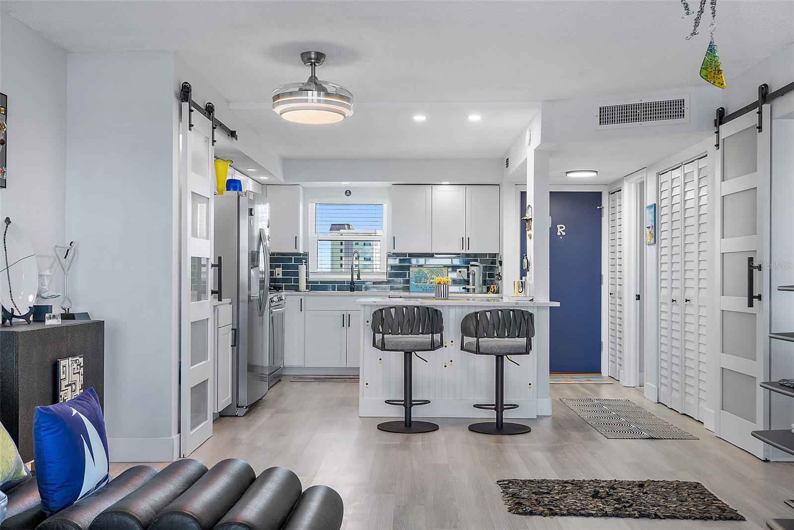 Image 7 of 29 For 4725 Cove Circle 704