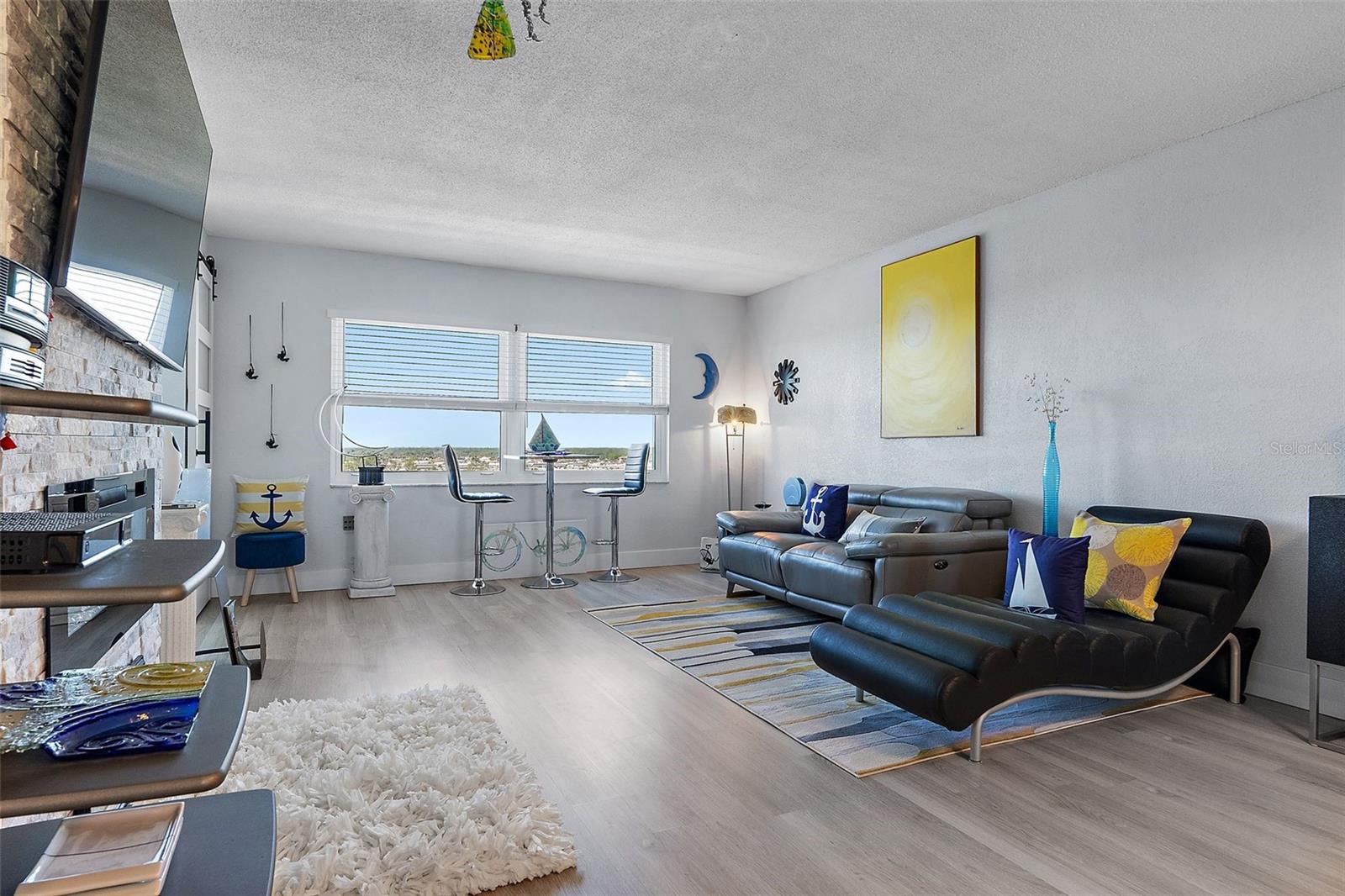 Image 8 of 29 For 4725 Cove Circle 704