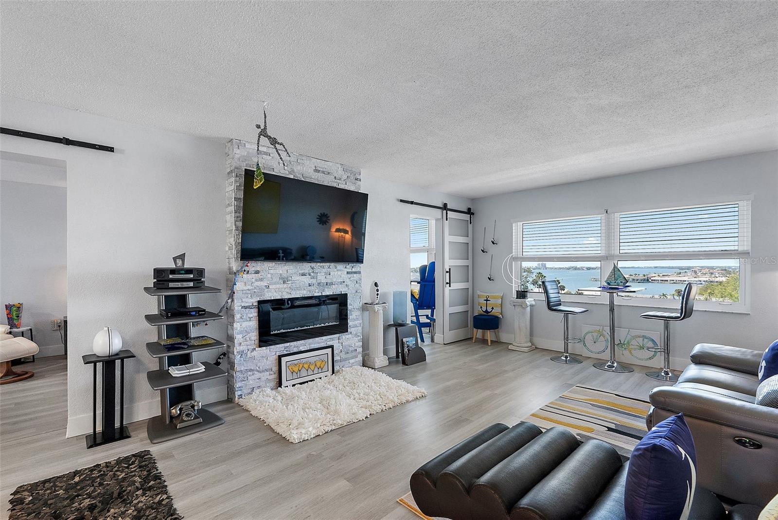 Image 9 of 29 For 4725 Cove Circle 704