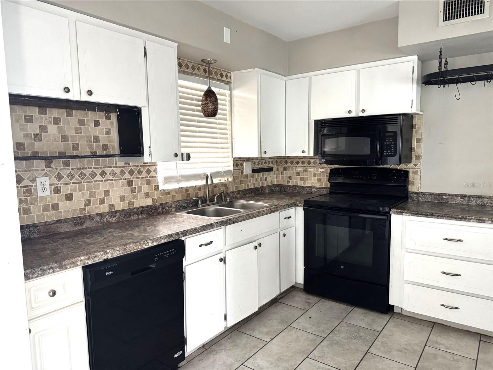 Image 3 of 12 For 9167 108th Street