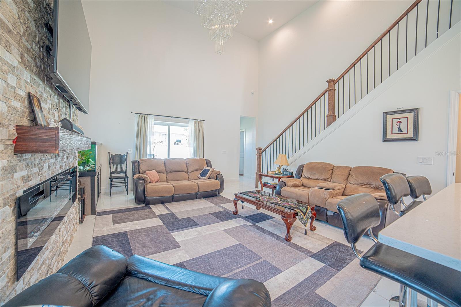 Listing photo id 8 for 7035 Brickell Court