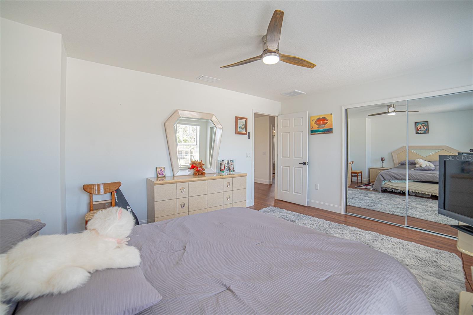 Listing photo id 17 for 7035 Brickell Court