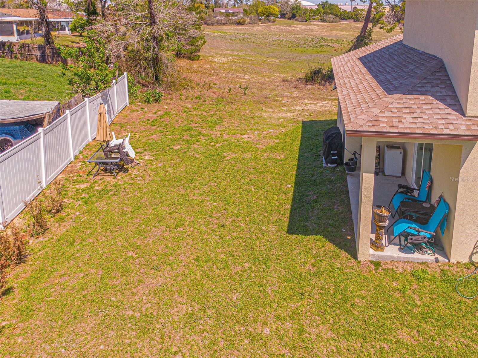 Listing photo id 25 for 7035 Brickell Court