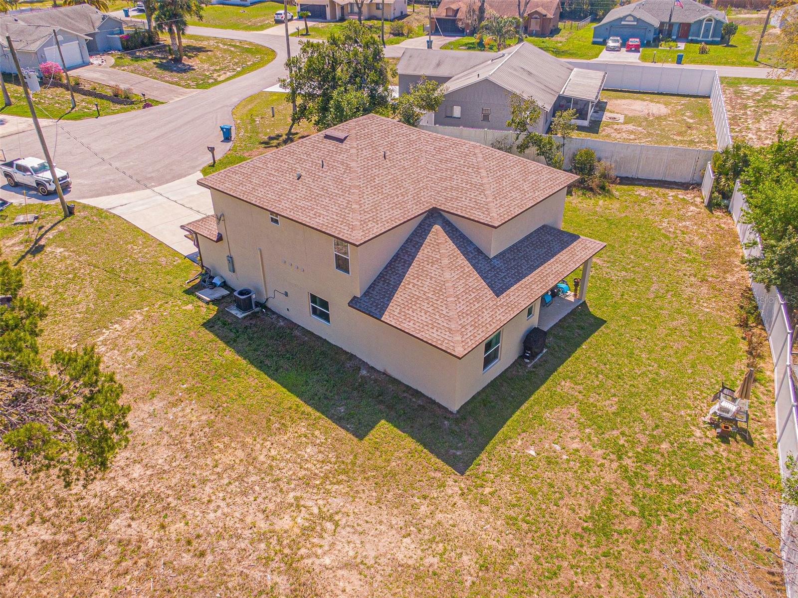 Listing photo id 28 for 7035 Brickell Court