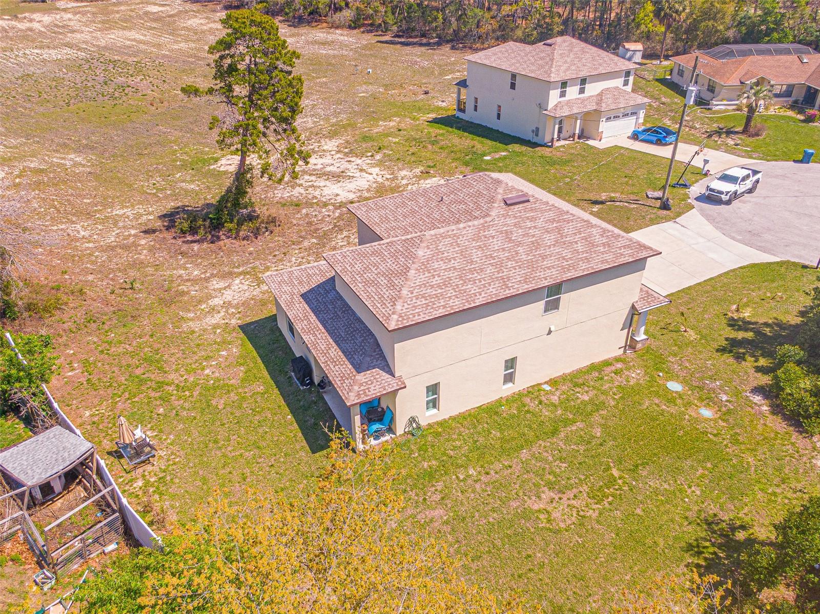 Listing photo id 29 for 7035 Brickell Court