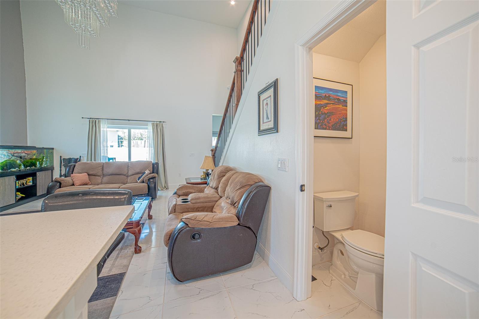 Listing photo id 3 for 7035 Brickell Court