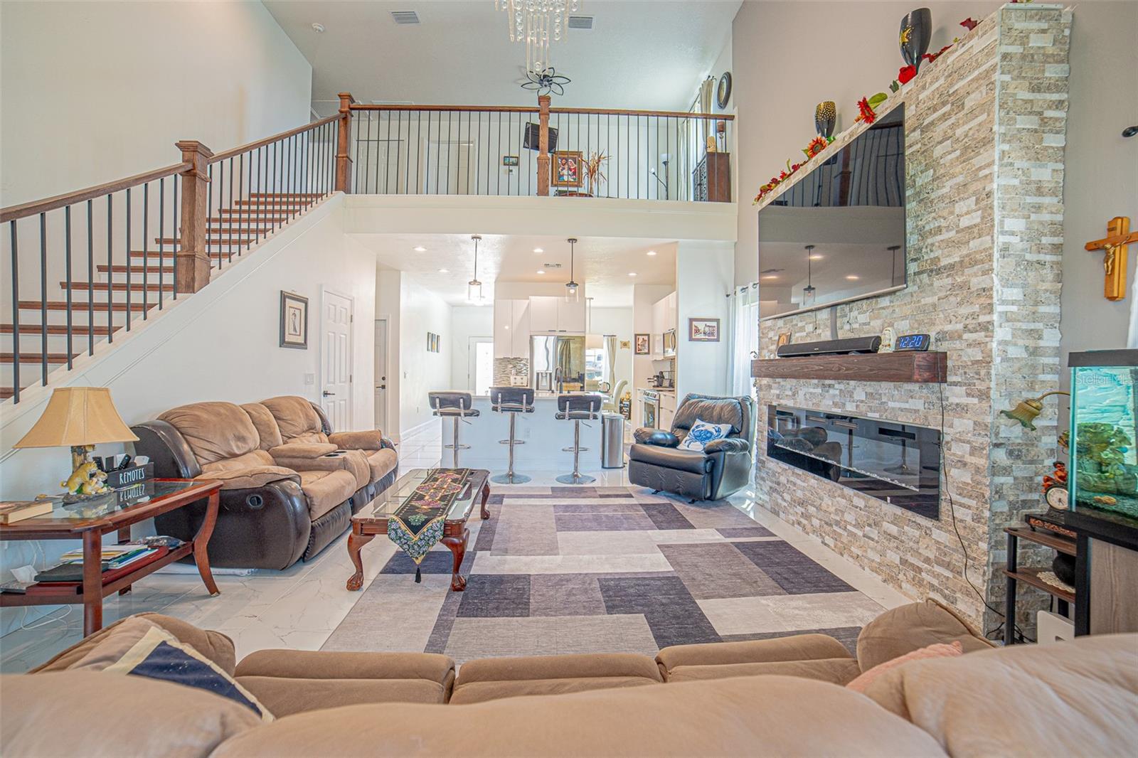 Listing photo id 7 for 7035 Brickell Court