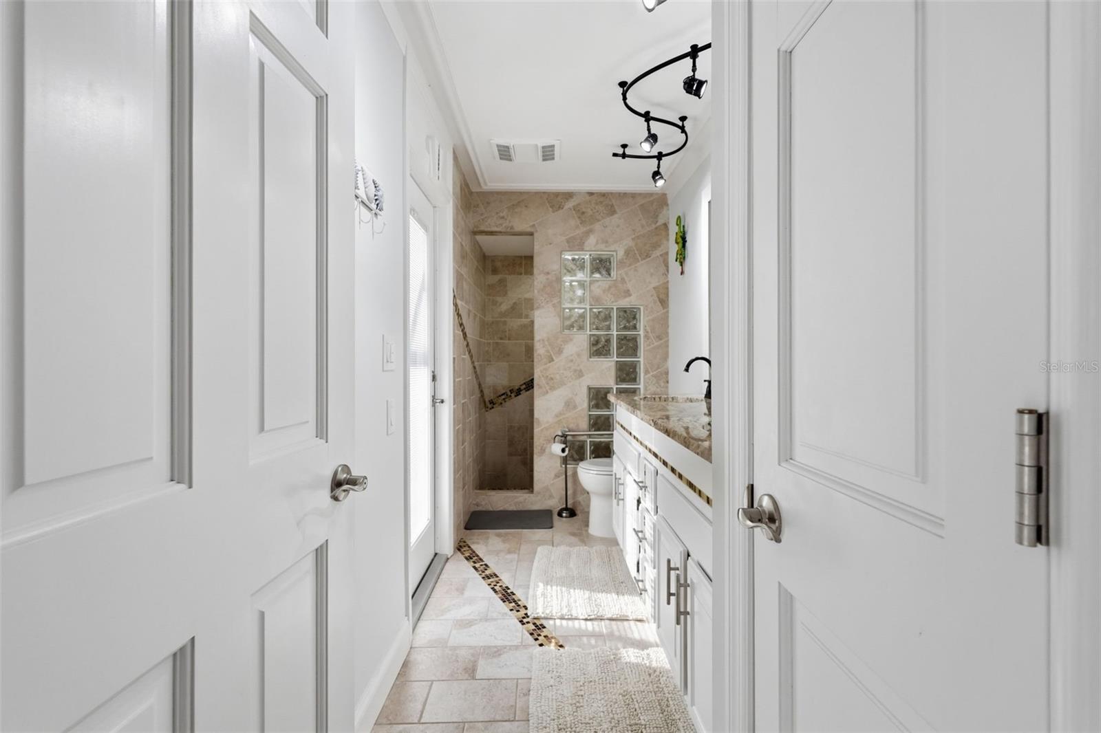 Image 22 of 31 For 11767 Ashley Court