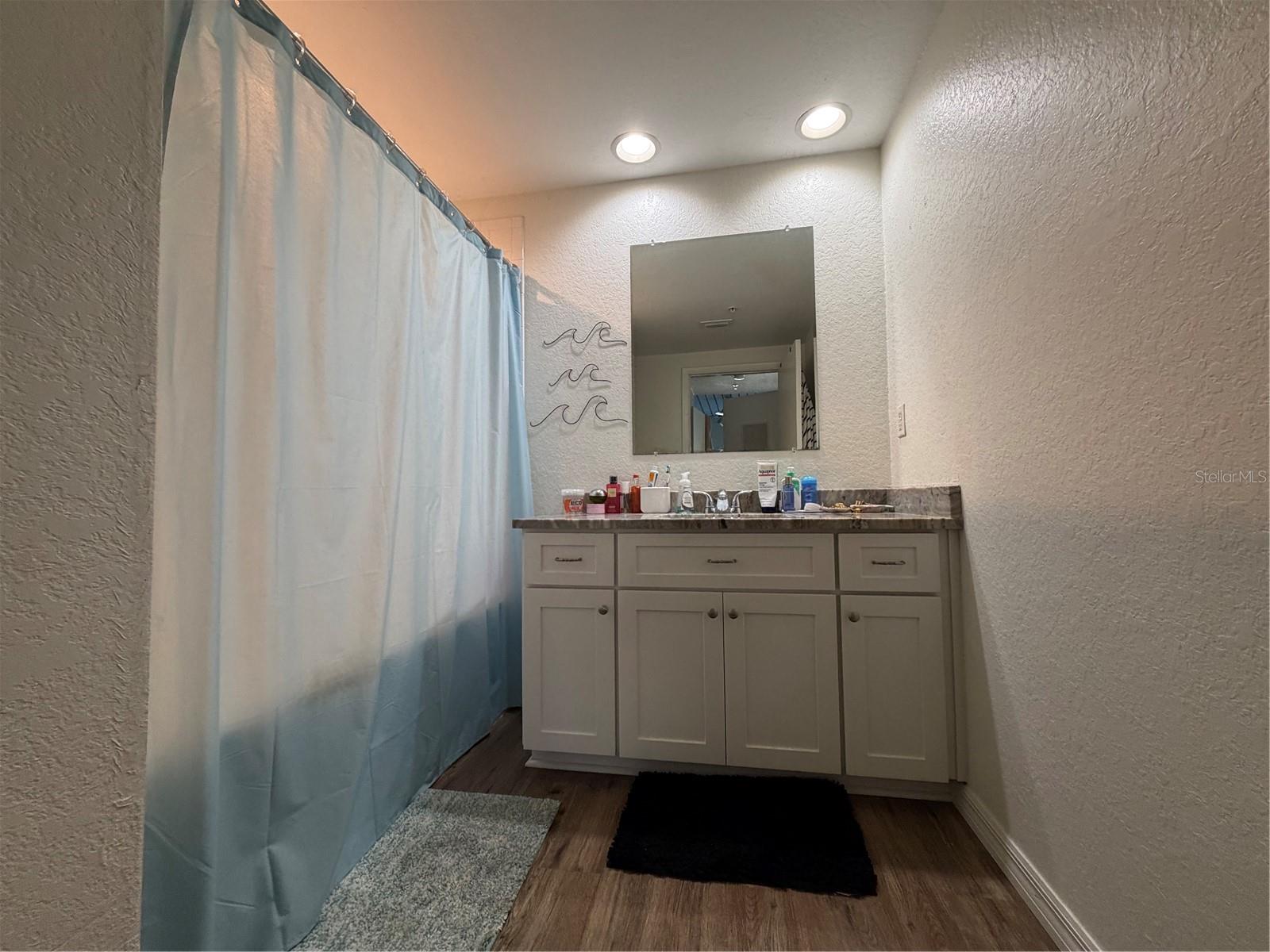 Image 18 of 23 For 2421 Horatio Street 817