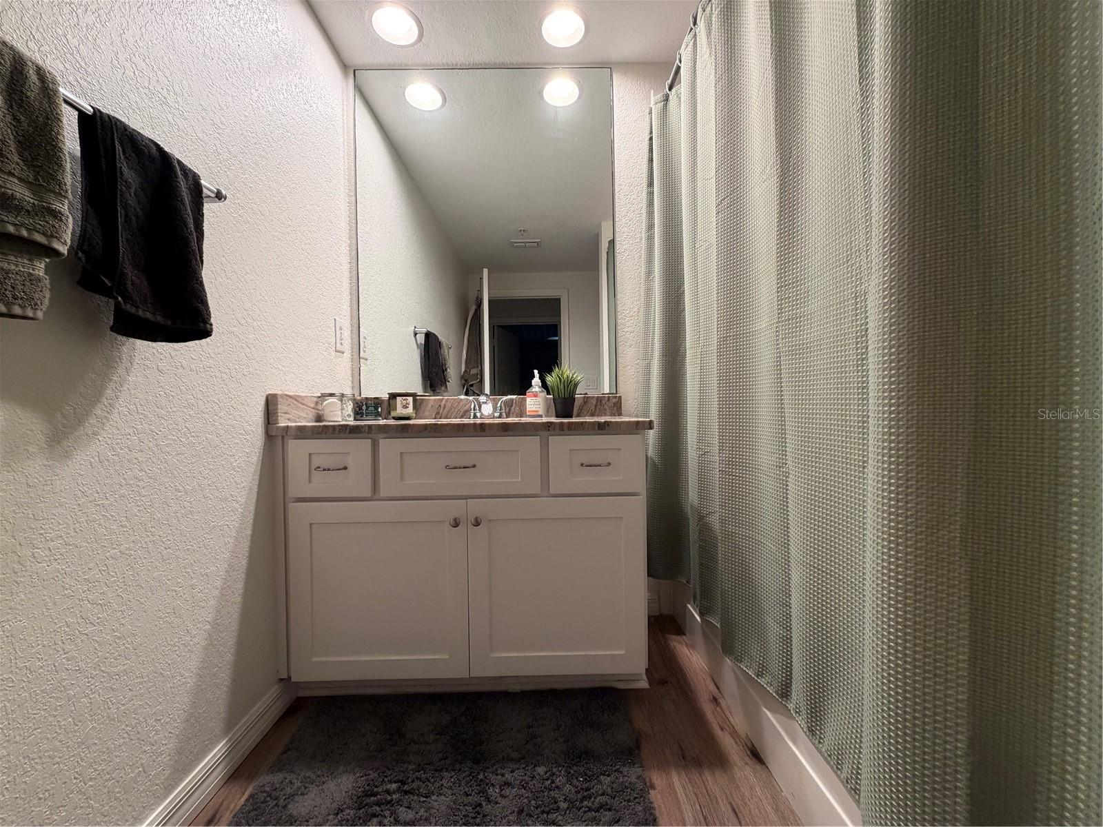 Image 20 of 23 For 2421 Horatio Street 817