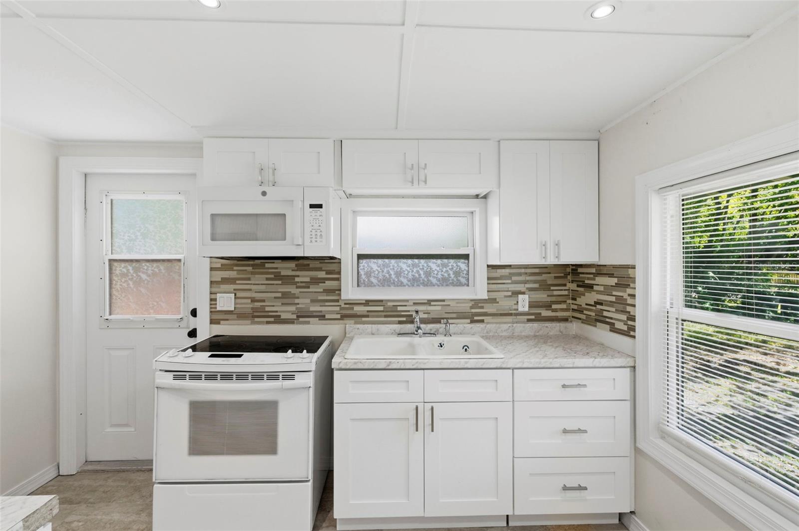 Image 10 of 33 For 3241 Laurel Ave