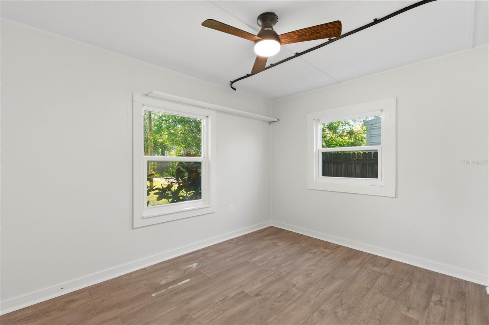 Image 15 of 33 For 3241 Laurel Ave