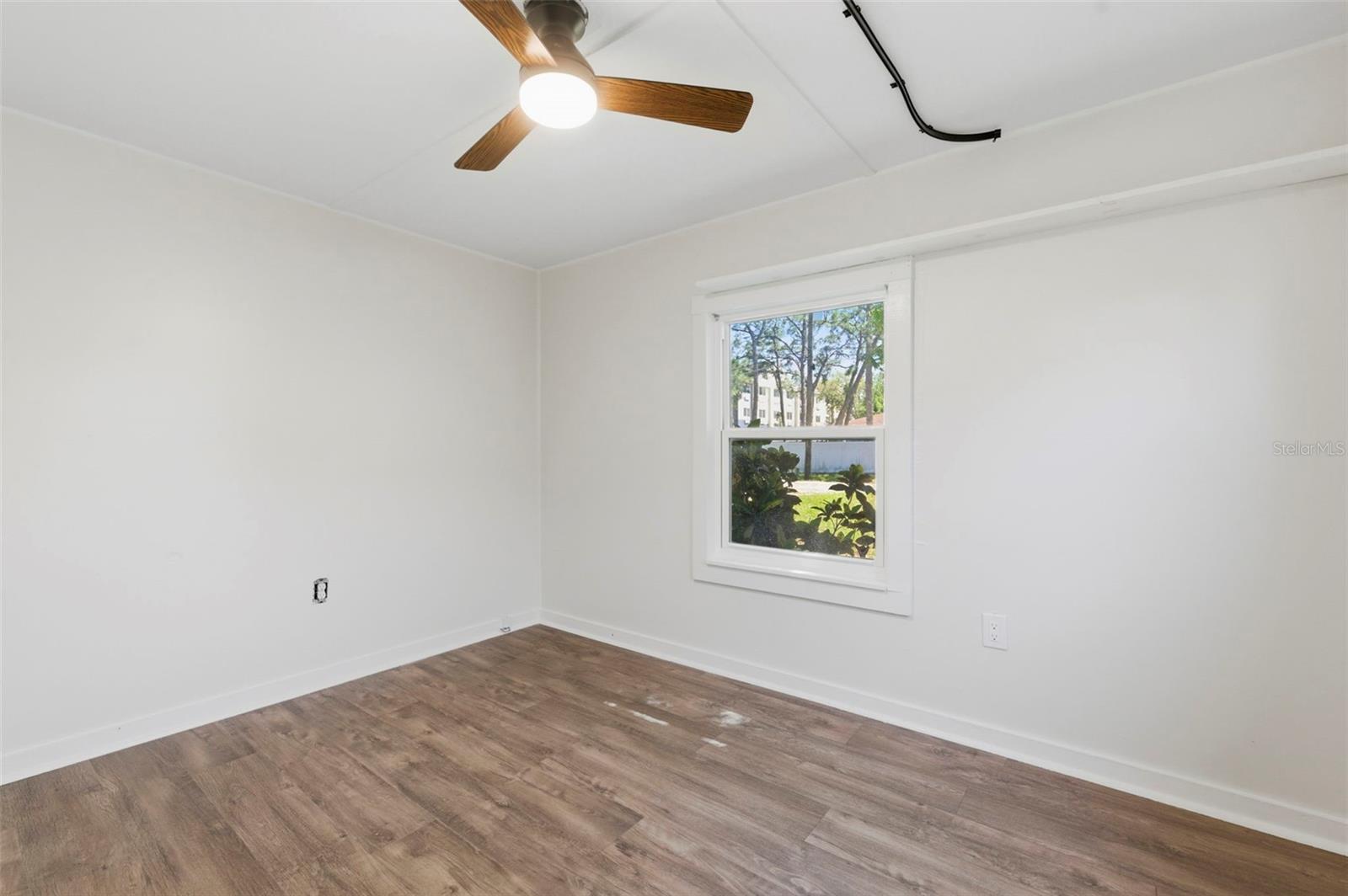 Image 16 of 33 For 3241 Laurel Ave