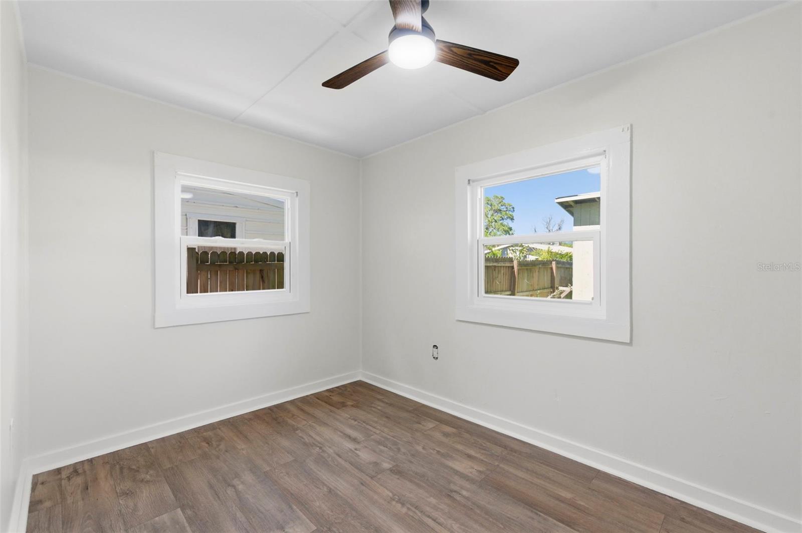 Image 22 of 33 For 3241 Laurel Ave