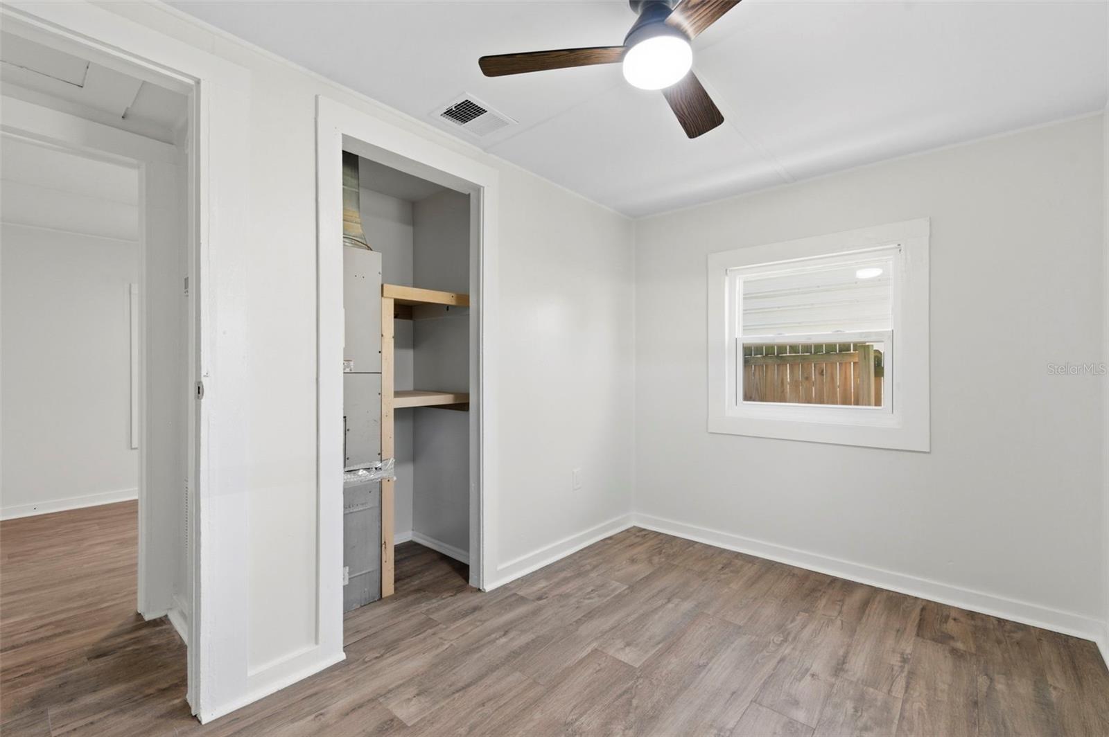 Image 24 of 33 For 3241 Laurel Ave