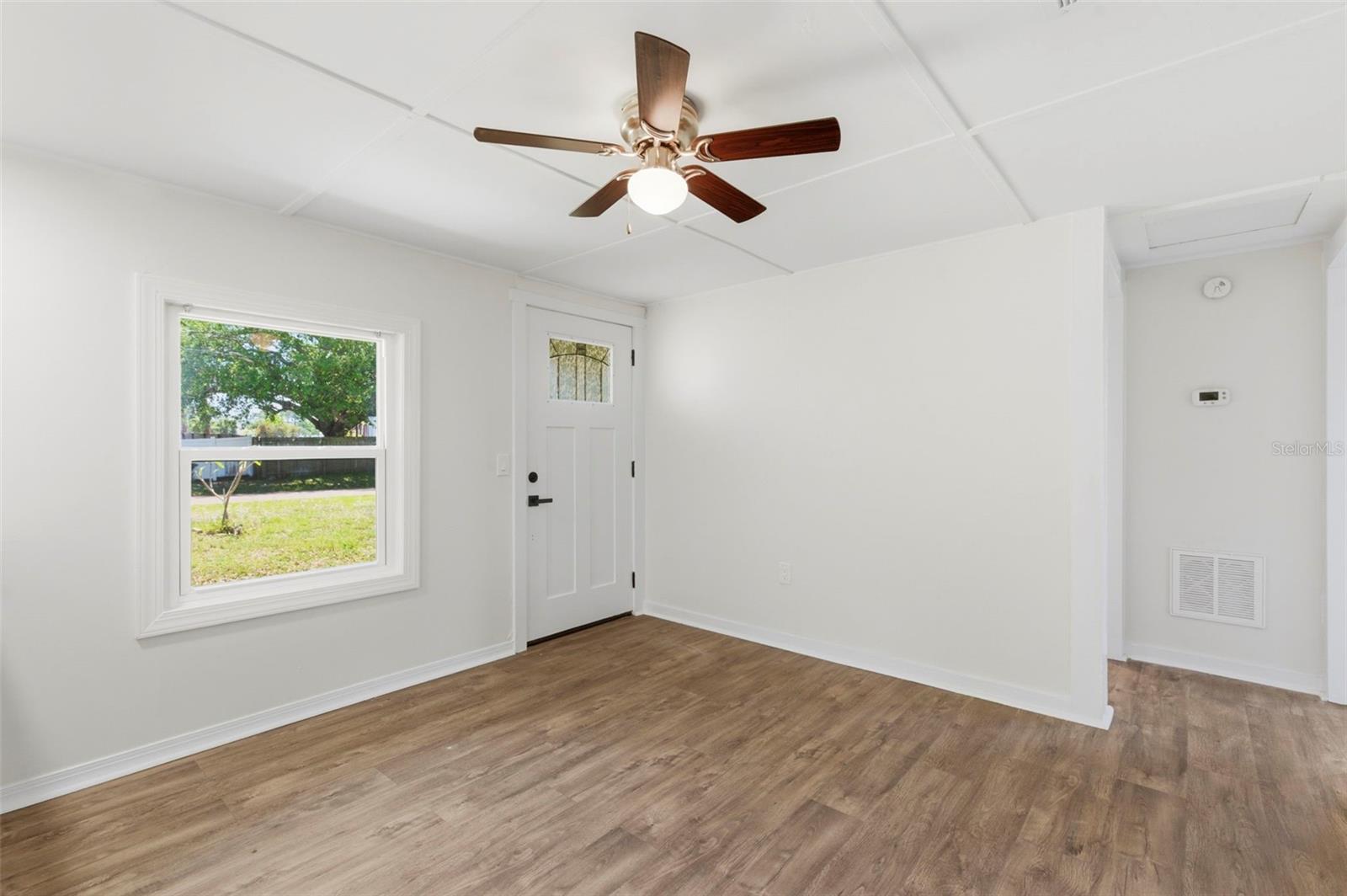 Image 6 of 33 For 3241 Laurel Ave