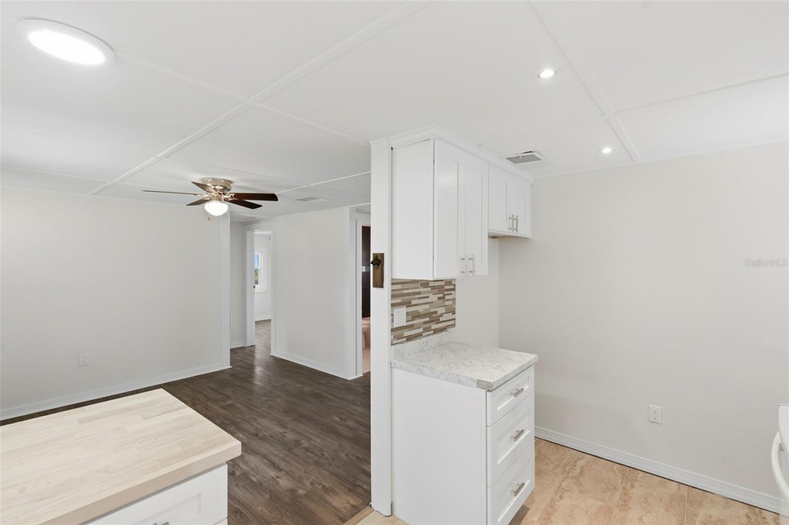 Image 8 of 33 For 3241 Laurel Ave