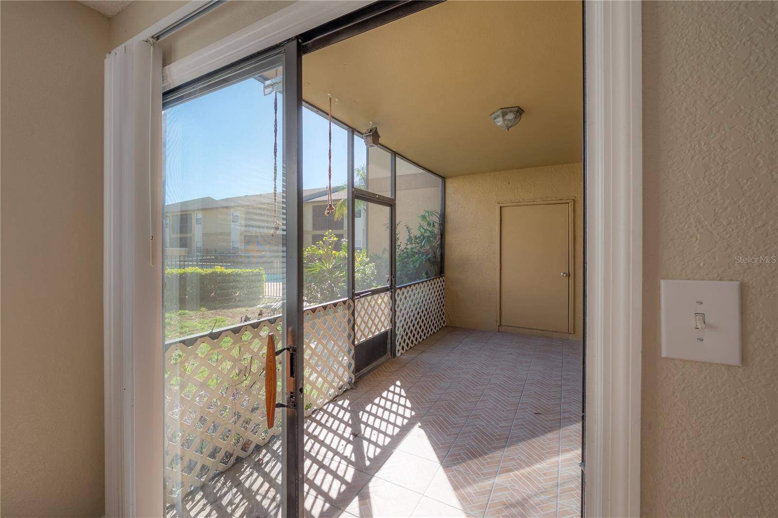 Image 19 of 41 For 12261 Sailwinds Drive 103