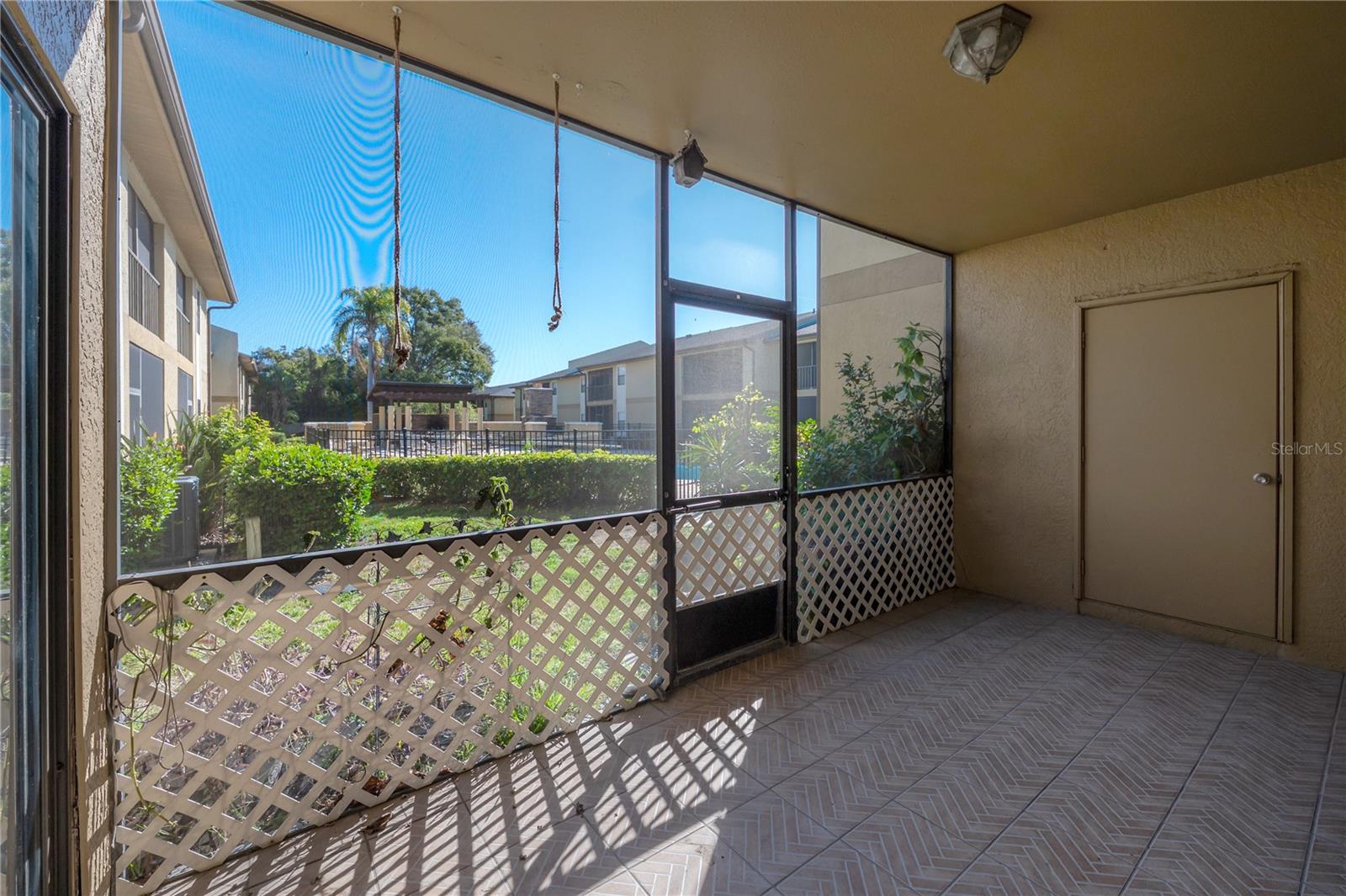 Image 24 of 41 For 12261 Sailwinds Drive 103