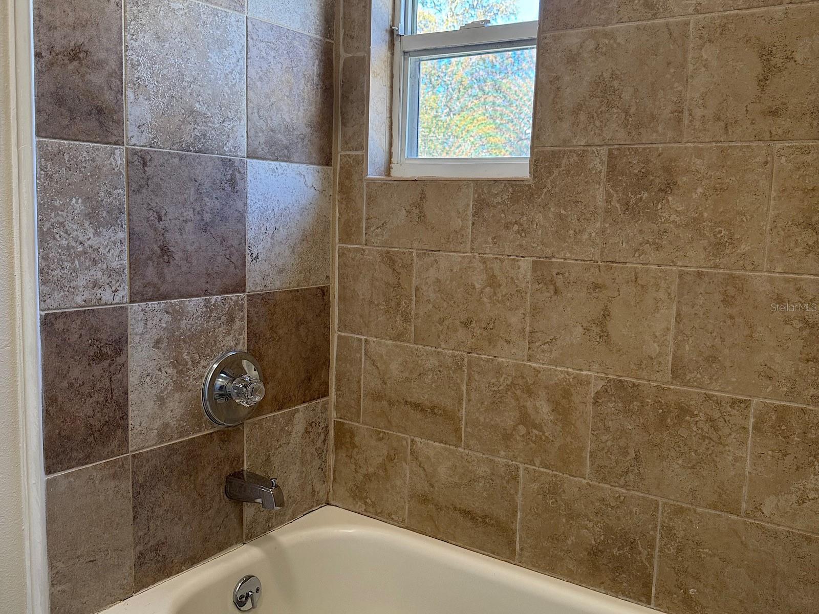 Image 11 of 13 For 623 Beckett Way B