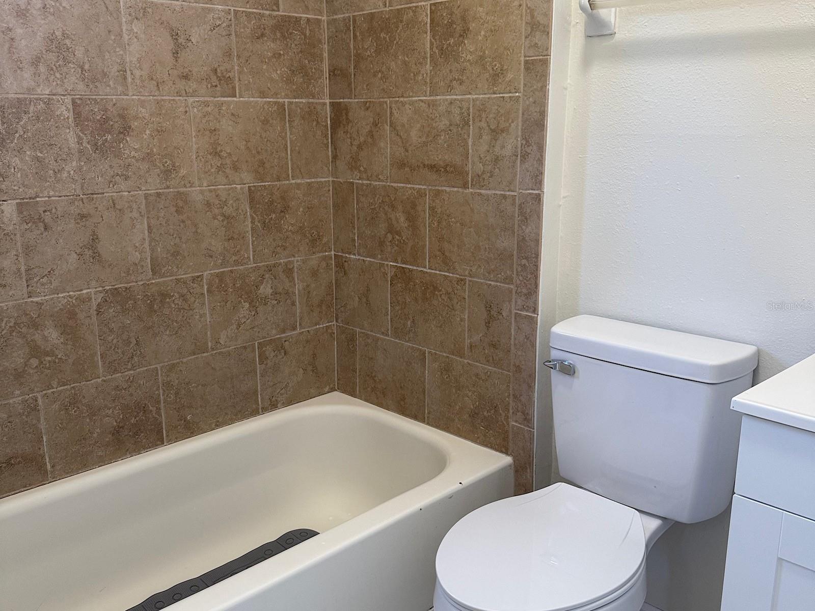 Image 12 of 13 For 623 Beckett Way B