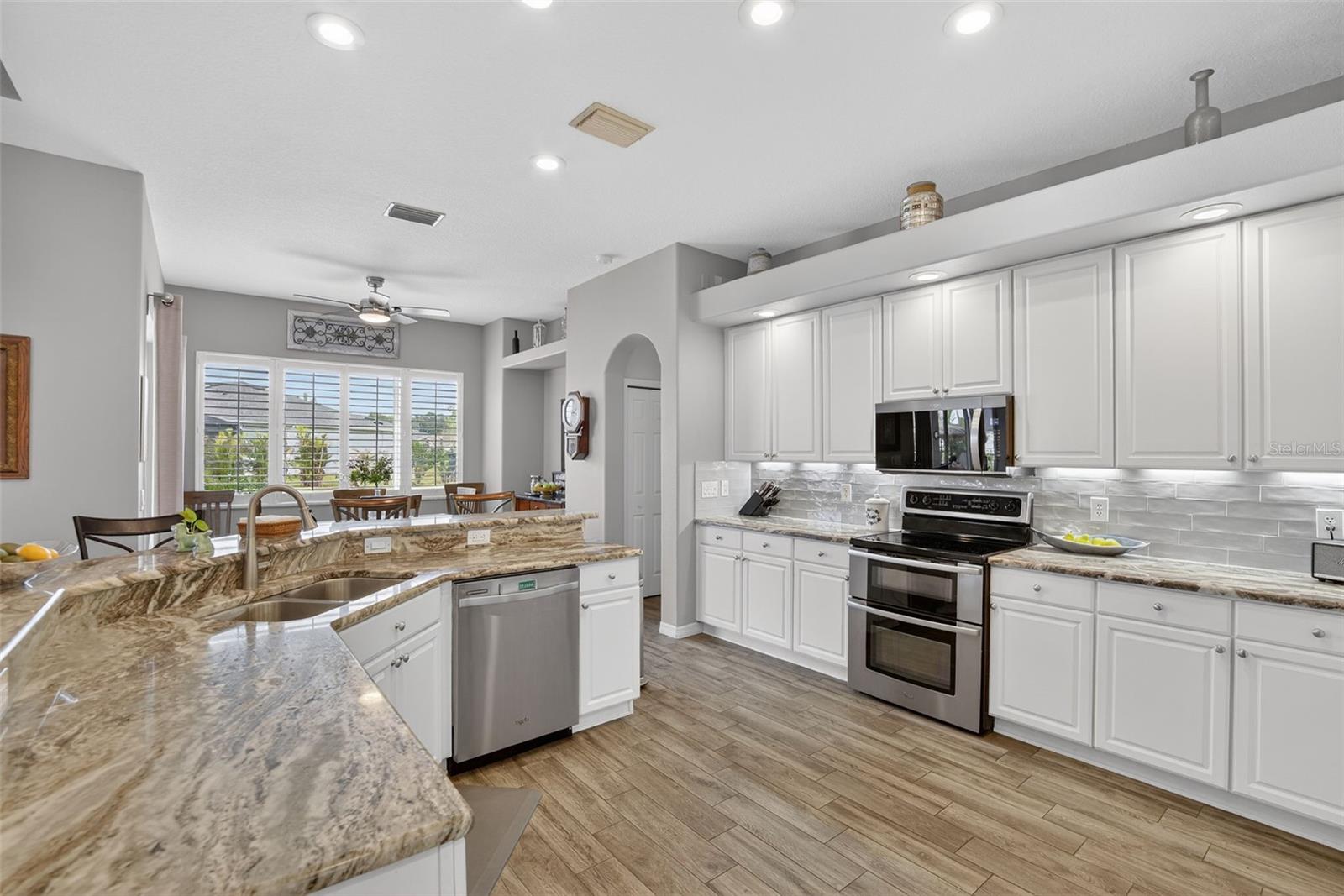 Image 13 of 93 For 3615 Gaviota Drive