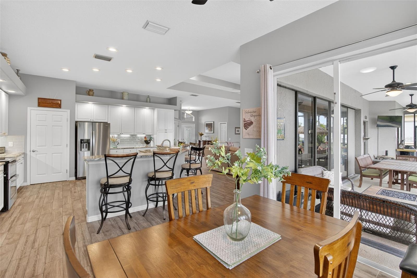 Image 18 of 93 For 3615 Gaviota Drive