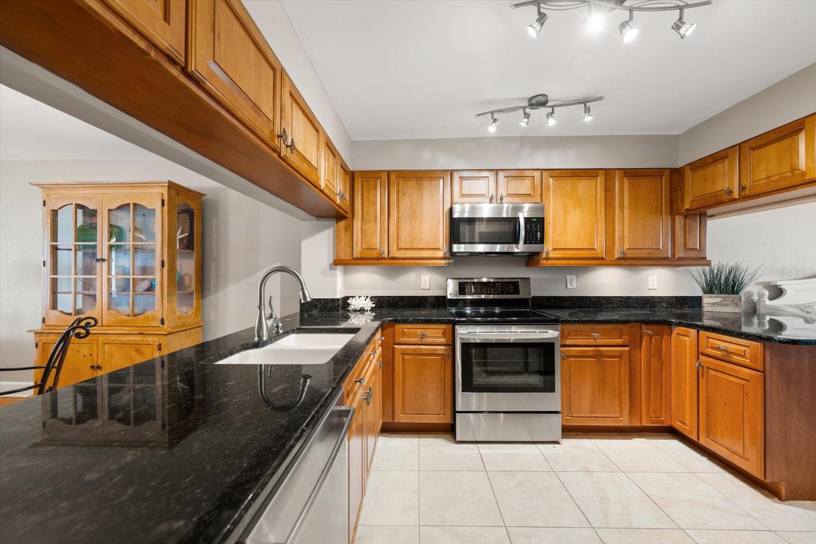 Image 11 of 44 For 4450 Gulf Boulevard 110